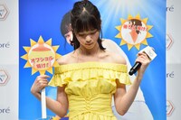 「オフショル焼け」について説明する西野七瀬（乃木坂46）。