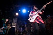 少年ナイフの大阪・FANDANGO公演の様子。（撮影：オオタトモコ）