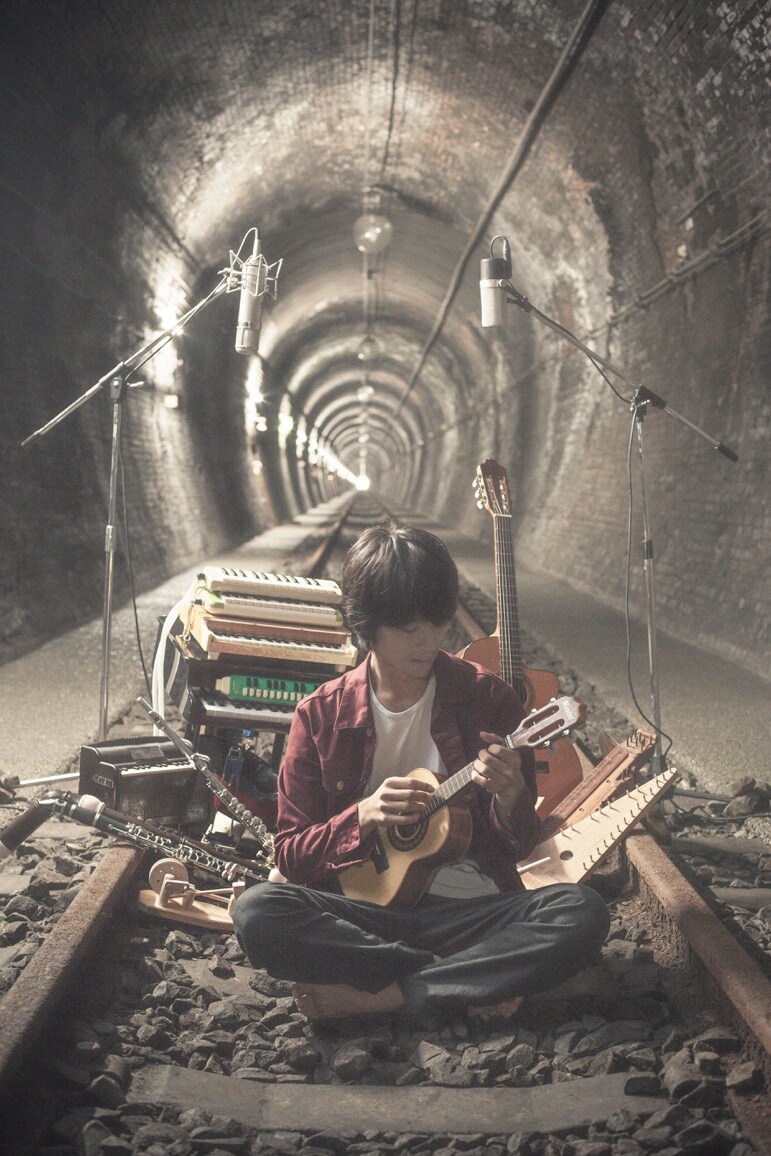 トクマルシューゴ、上水樽力率いるオーケストラと共にライブ開催