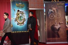 レッドカーペットを歩くTETSUYA、橘ケンチ。