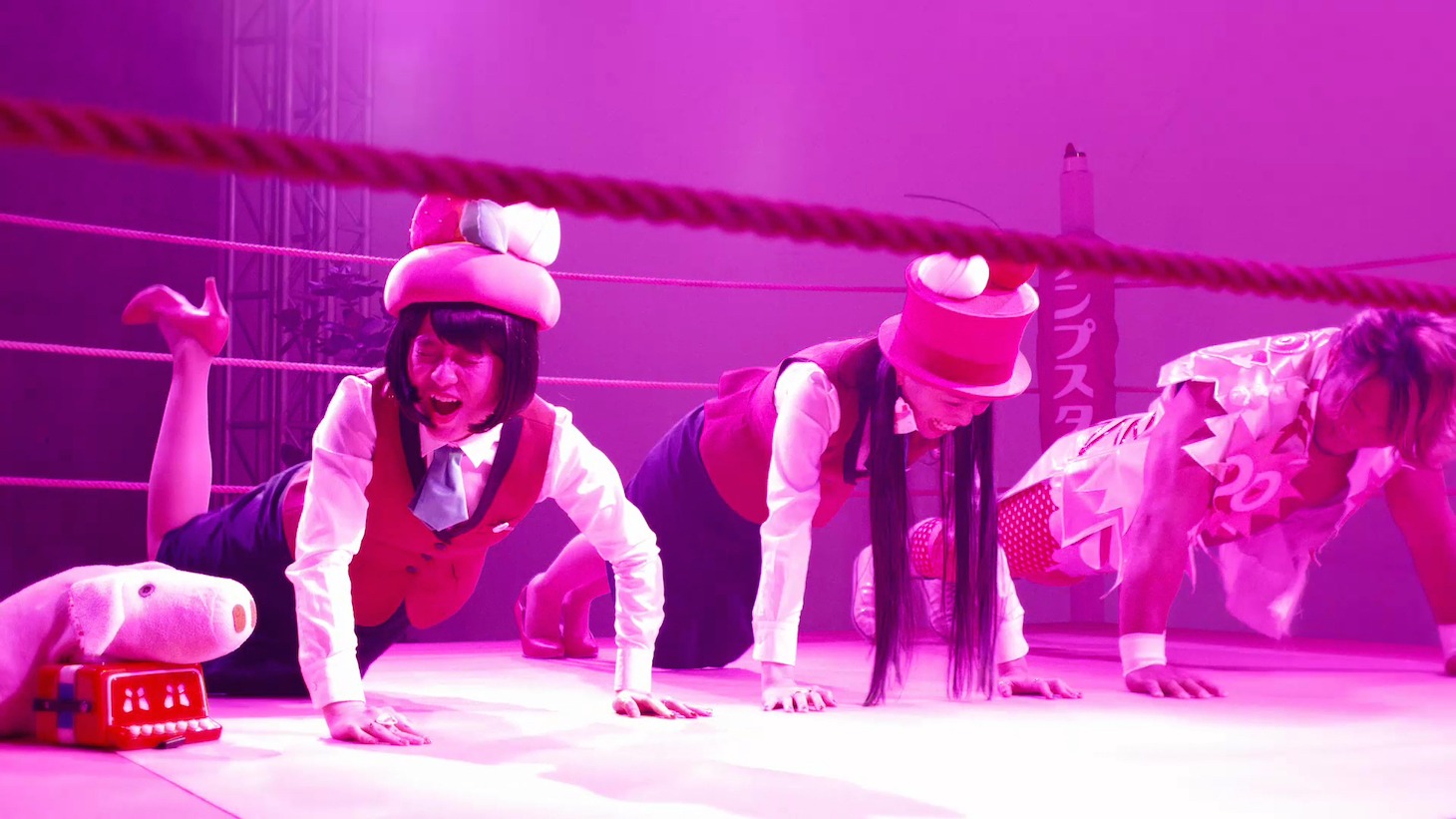 「いっくよー！with棚橋弘至（新日本プロレス）」ミュージックビデオのワンシーン。