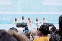 たこやきレインボーのライブの様子。