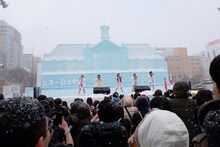 たこやきレインボーのライブの様子。