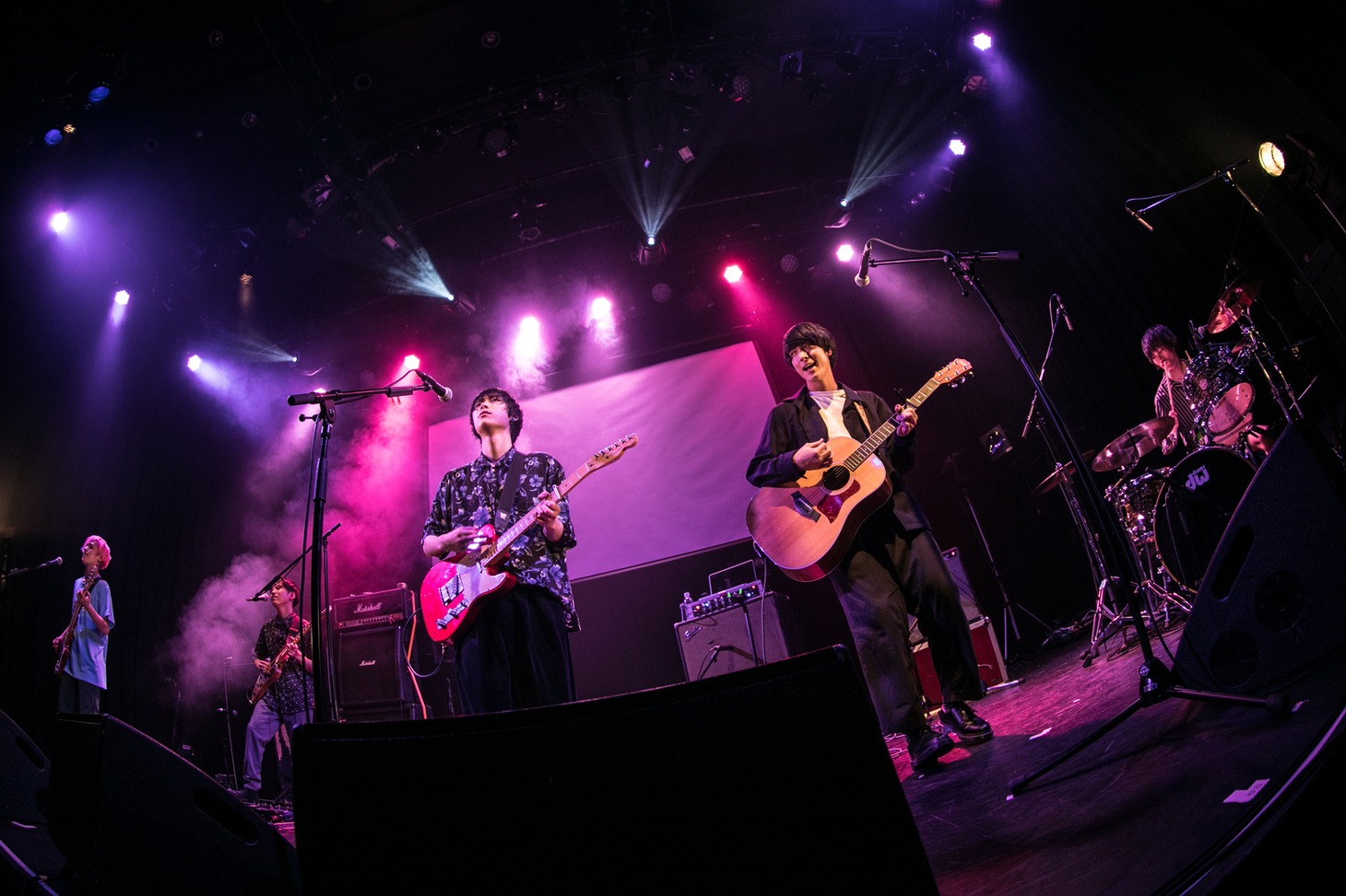 PELICAN FANCLUBと井上竜馬（SHE'S）（撮影：伊藤惇）
