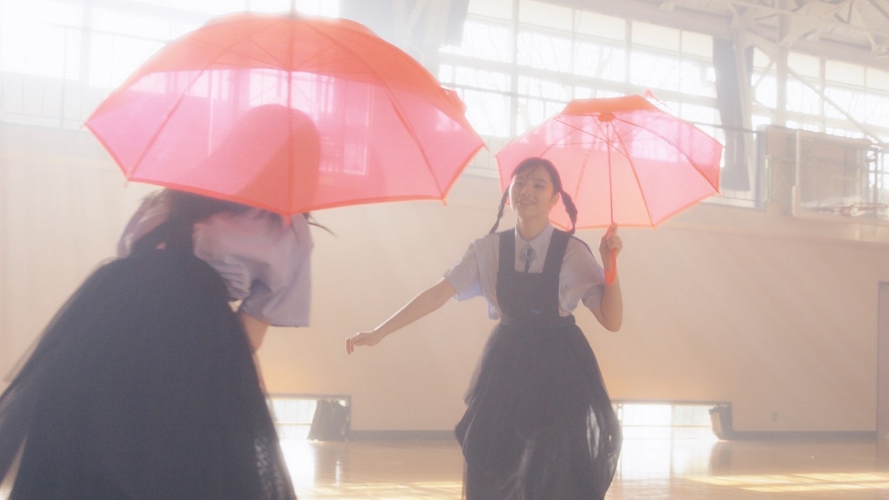 Aimer「Ref:rain」ミュージックビデオのワンシーン。