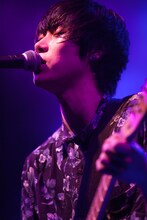 エンドウアンリ（Vo, G）（撮影：伊藤惇）