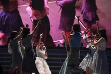 「渡辺麻友卒業コンサート～みんなの夢が叶いますように～」より。