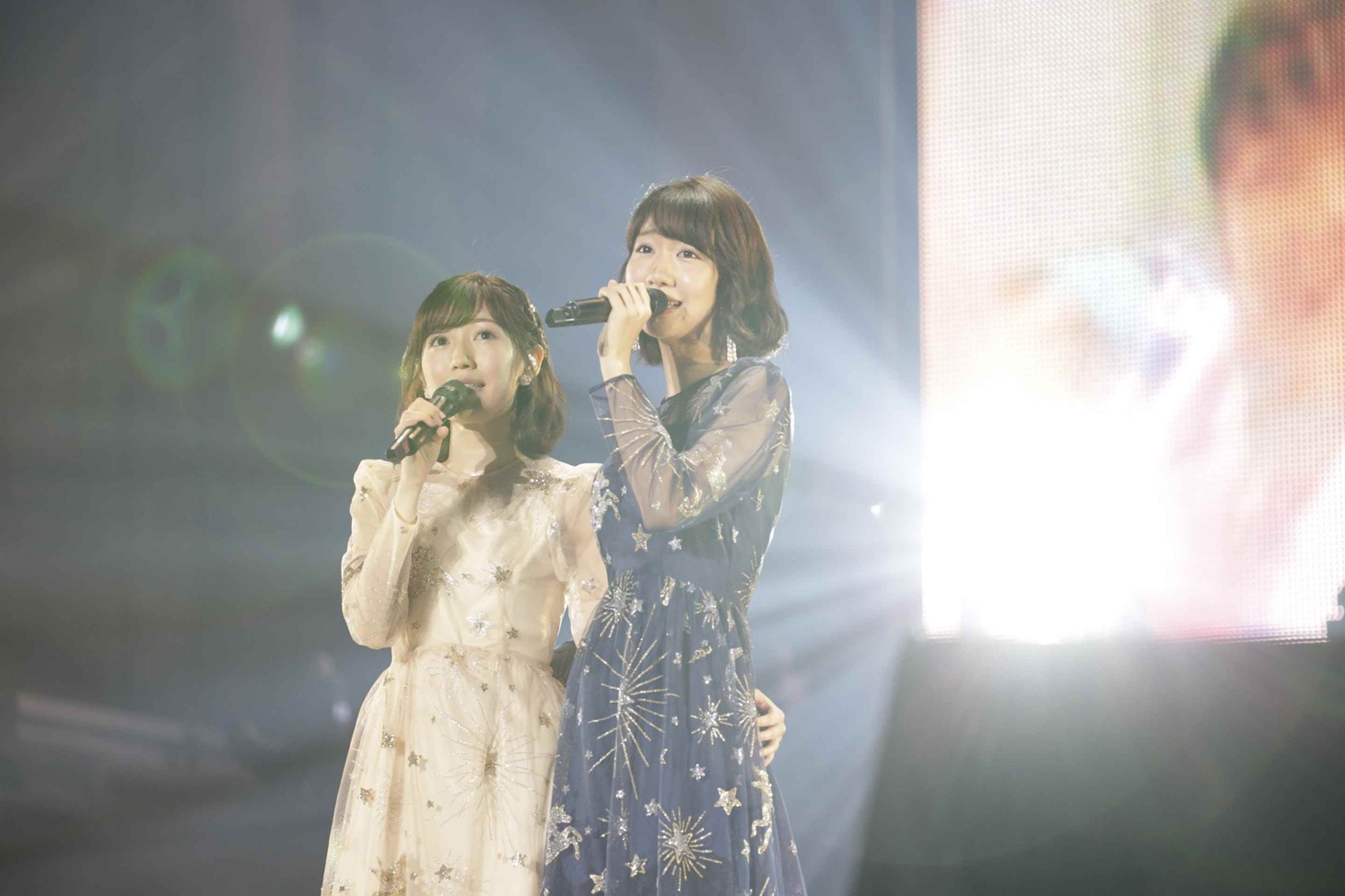 「渡辺麻友卒業コンサート～みんなの夢が叶いますように～」より。
