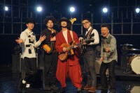 大橋トリオ（中央）