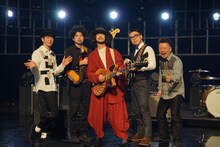 大橋トリオ（中央）