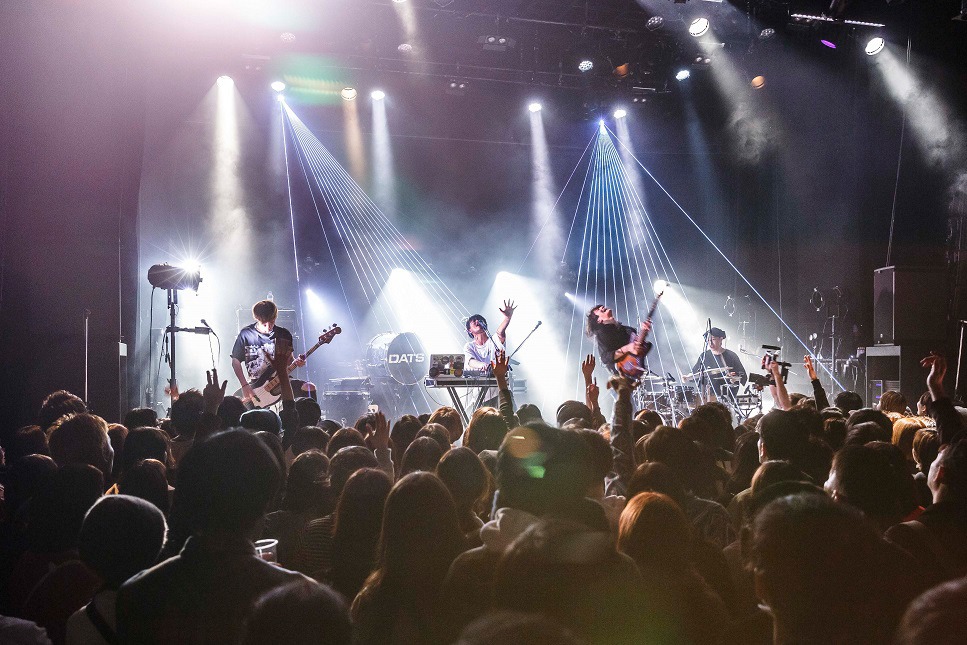 「『Message』発売記念ワンマン・ライブ」の様子。（Photo by Kosuke）