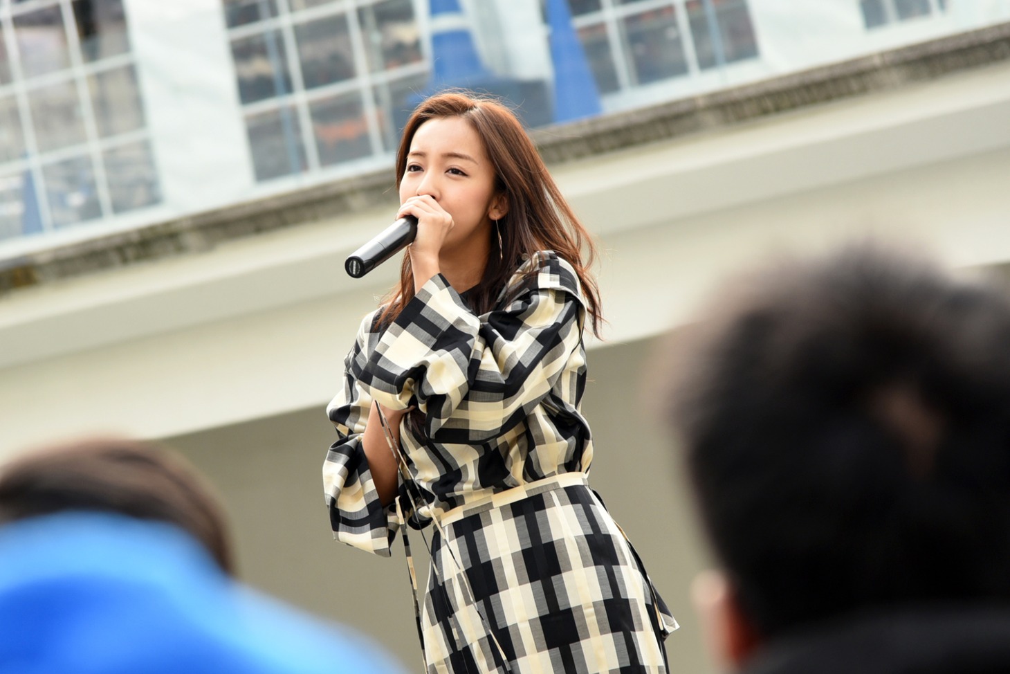 板野友美