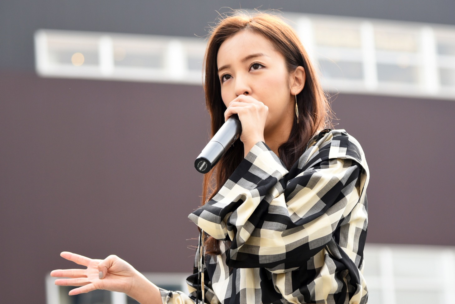 板野友美