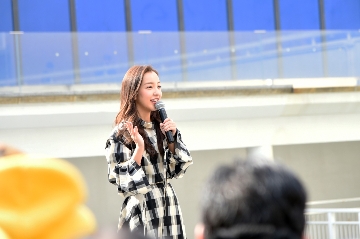 板野友美
