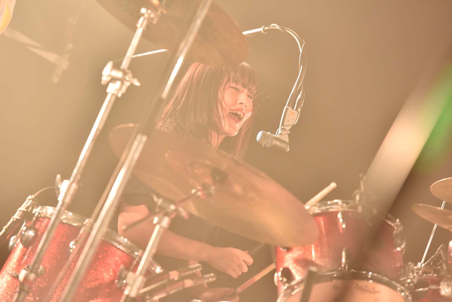 澤村小夜子（Dr）（Photo by AZUSA TAKADA）