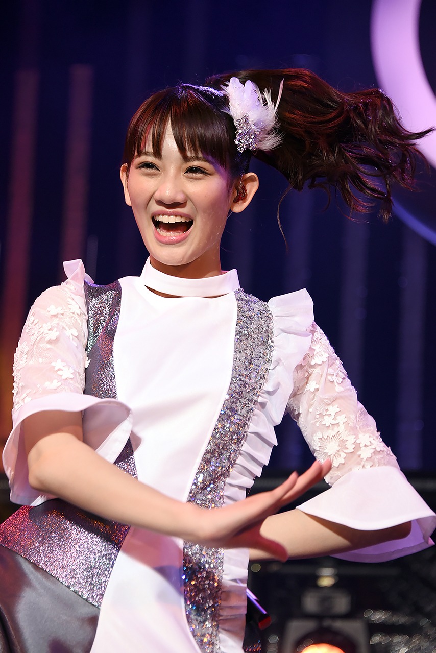 秋本帆華