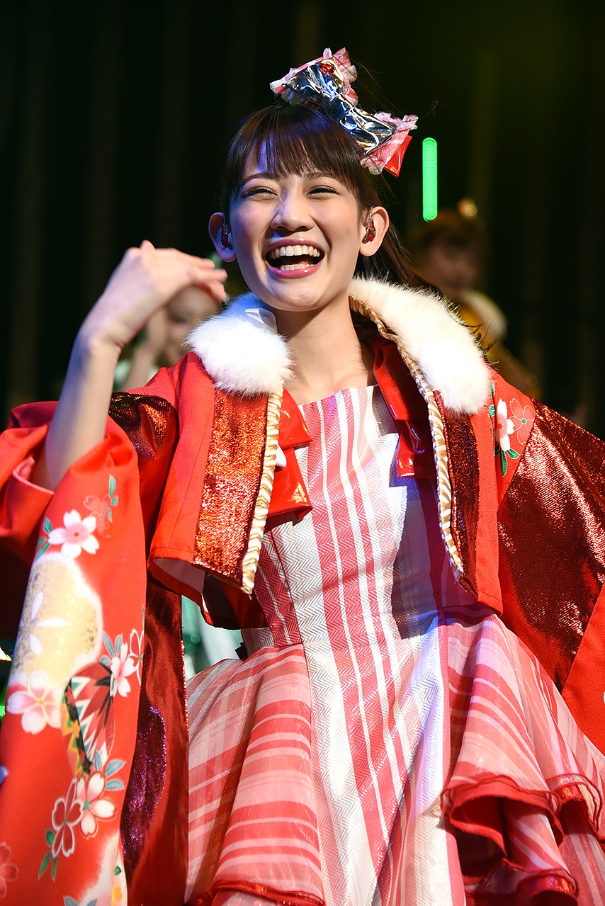 秋本帆華