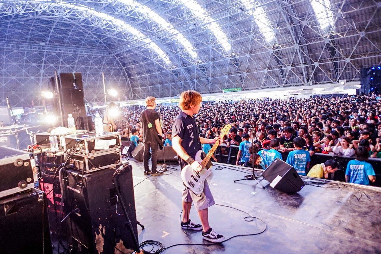 昨年9月に行われた「EAT THE ROCK 2017 -竜王食音祭-」の様子。