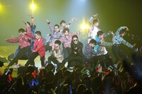 RADIO FISHと超特急のコラボパフォーマンス。（提供：ニッポン放送）