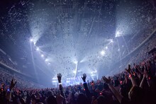 「BUMP OF CHICKEN TOUR 2017-2018 PATHFINDER」さいたまスーパーアリーナ公演の様子。（撮影：古溪一道）