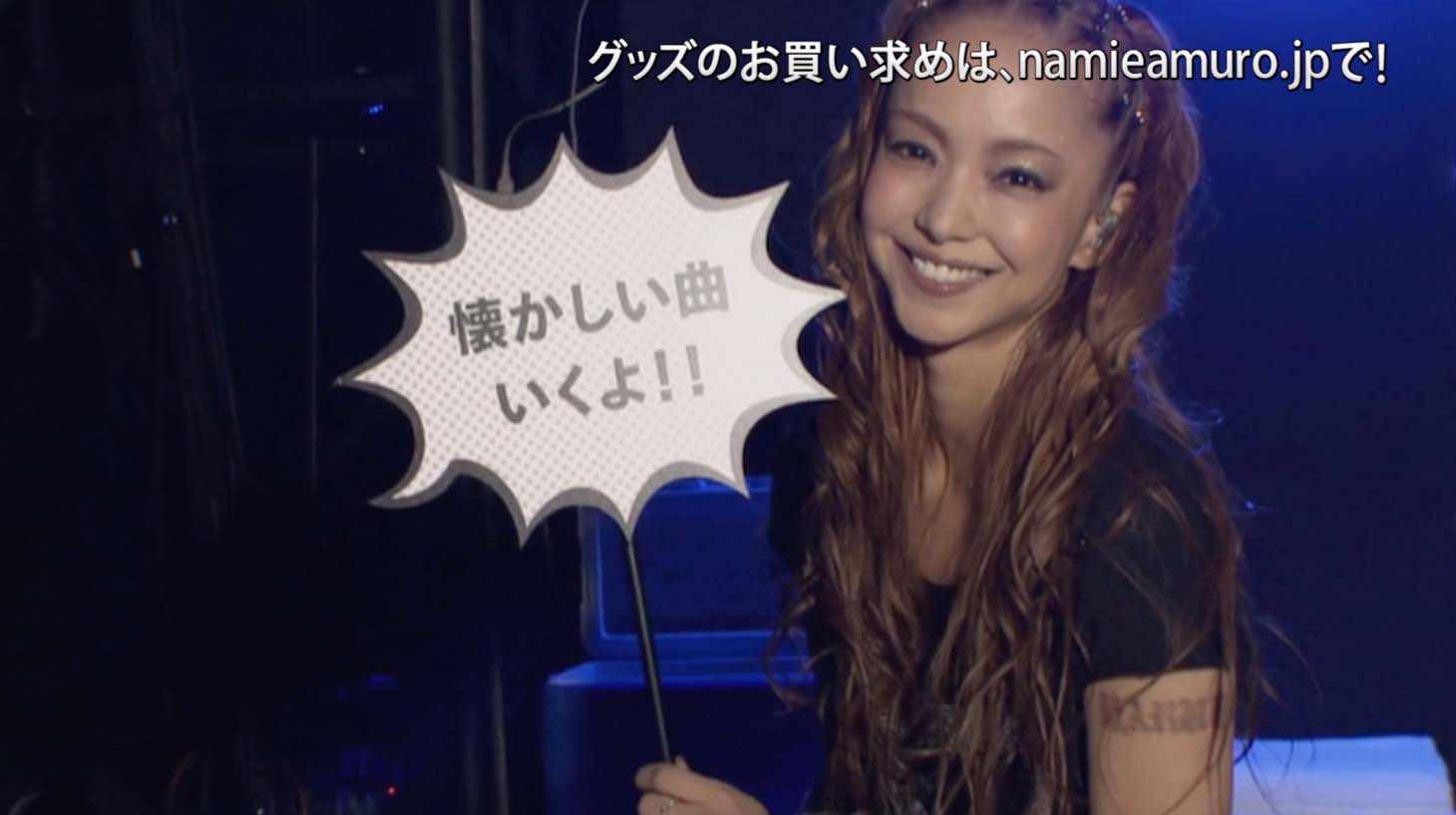 「namie amuro Final Tour 2018 ～Finally～」オフィシャルグッズ紹介スペシャルムービーのワンシーン。