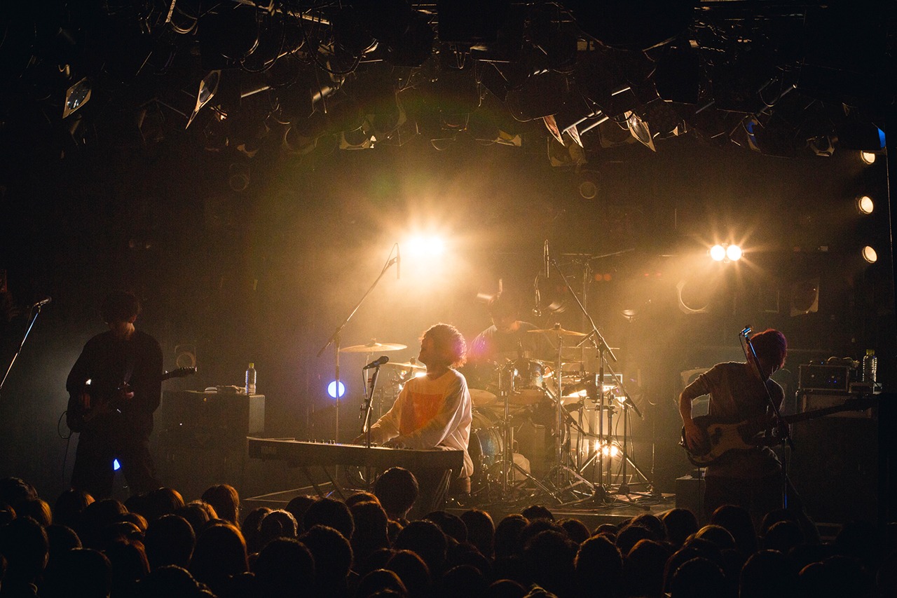 HOWL BE QUIET「Dousite? Tour 2017～2018【追加公演】」東京・渋谷CLUB QUATTRO公演の様子。（撮影：山川哲矢）