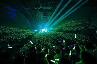 けやき坂46 2期生「おもてなし会」千葉・幕張イベントホール公演の様子。（写真提供：Sony Music Records）