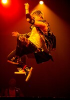 GENERATIONS from EXILE TRIBE「GENERATIONS LIVE TOUR 2017 MAD CYCLONE」大阪・大阪城ホール公演の様子。