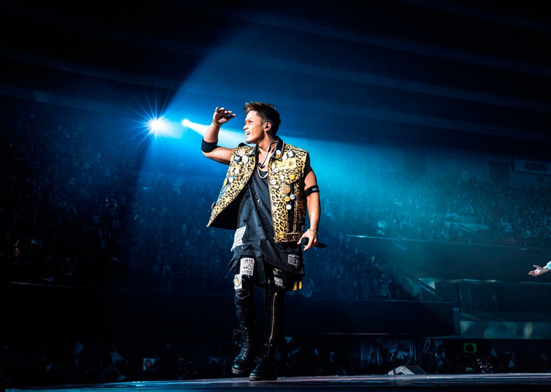 GENERATIONS from EXILE TRIBE「GENERATIONS LIVE TOUR 2017 MAD CYCLONE」大阪・大阪城ホール公演の様子。