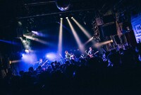 LILI LIMIT（撮影：木場ヨシヒト）