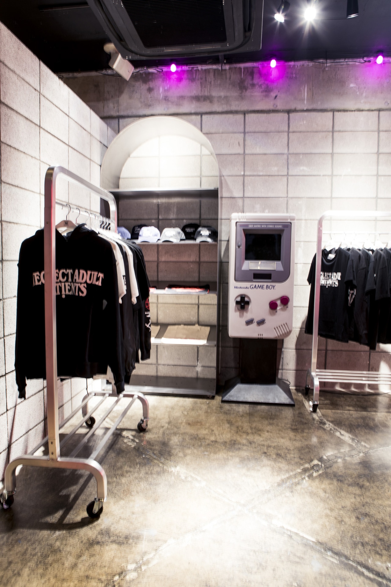 「MULTiPLE MANiACS」店内