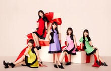 ワルキューレ。左からカナメΔ安野希世乃、フレイアΔ鈴木みのり、美雲ΔJUNNA、マキナΔ西田望見、レイナΔ東山奈央。