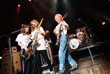 SCANDAL「SCANDAL ニューアルバム『HONEY』発売記念フリーライブ」東京・Zepp DiverCity TOKYO公演の様子。