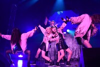 新曲「桜」を初披露する夢アド。