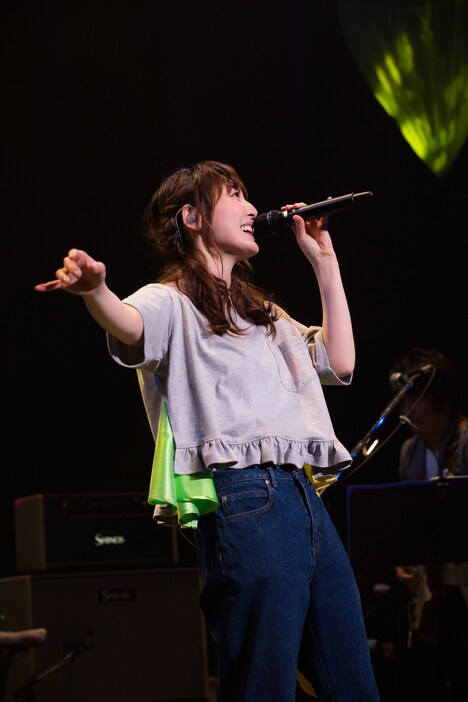 花澤香菜「KANA HANAZAWA Concert 2018 "Spring will come soon"」の様子。(撮影:LUCKMAN)