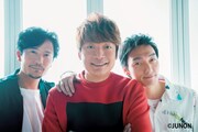 「JUNON」4月号より稲垣吾郎(左)、香取慎吾(中央)、草なぎ剛(右)。