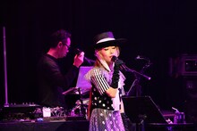 加藤ミリヤ「続 歌の会2018」の様子。（写真提供：ソニー・ミュージックレコーズ）