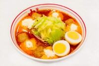 コラボメニュー「辛いぜ！熱いぜ！！シビレるぜ！！！ロックンロールメン～辛肉魂（玉）入り～」イメージ画像