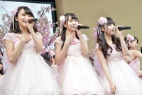 左から岩崎春果、中野あいみ、吉澤瑠莉花。