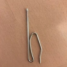 「ニガミ17才b」早期購入予約特典の「カーテンとレールを繋げるやつ」。