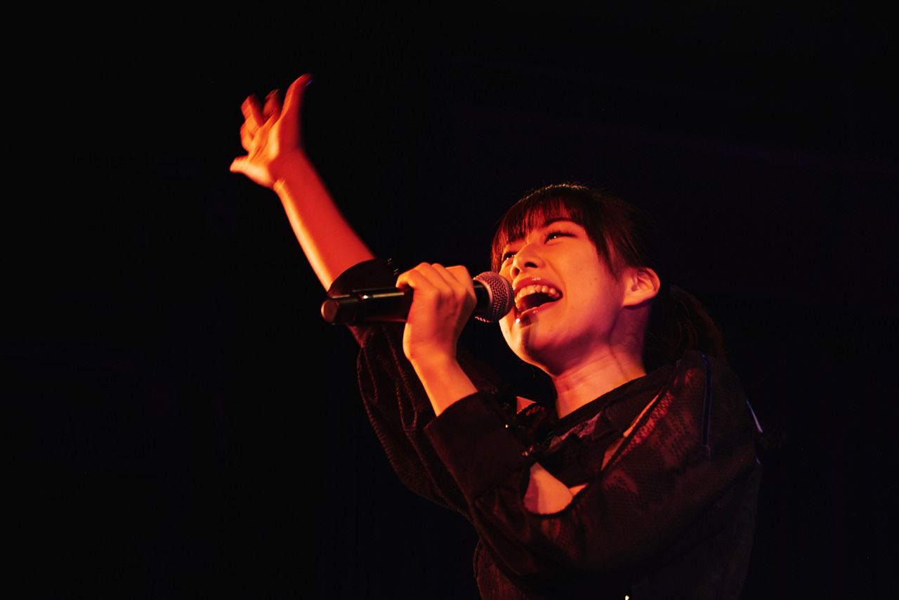 奥津マリリ（フィロソフィーのダンス）（Photo by Genki Arata）