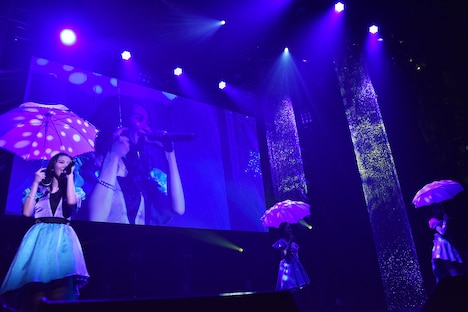 東京女子流 エキシビジョン公演「"DISCOGRAPHY" CASE OF TGS -TGS33~TGS68-」の様子。