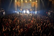 東京女子流 エキシビジョン公演「"DISCOGRAPHY" CASE OF TGS -TGS33~TGS68-」の様子。