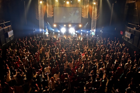 東京女子流 エキシビジョン公演「"DISCOGRAPHY" CASE OF TGS -TGS33~TGS68-」の様子。