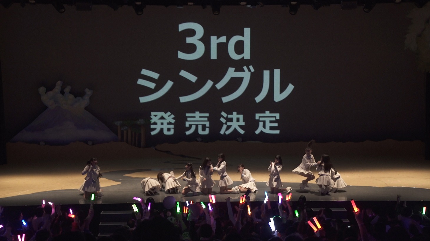 3rdシングルリリース発表時の様子。