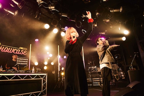 チアキとTOC。（写真提供：ユニバーサルJ）