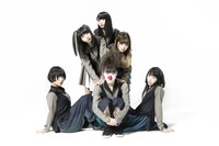 BiS。後列中央がパン・ルナリーフィ。