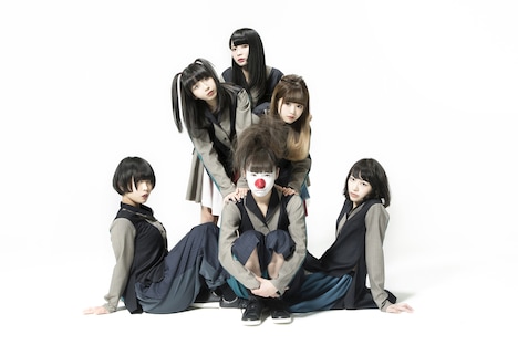 BiS。後列中央がパン・ルナリーフィ。