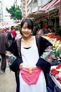 伊藤万理華「伊藤万理華写真集 エトランゼ」より。