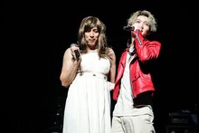 徳井義実（チュートリアル）と小林龍二（DISH//）。（撮影：渡邉一生）